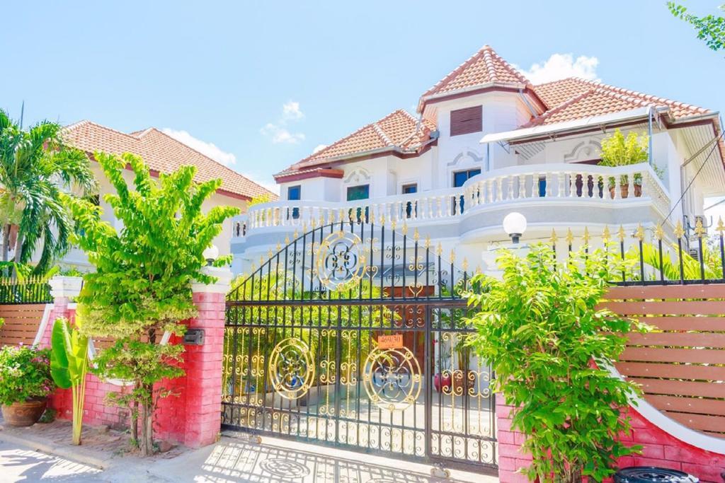 Ratana Villa - Pattaya Holiday House Walking Street 7 Bedrooms Екстериор снимка